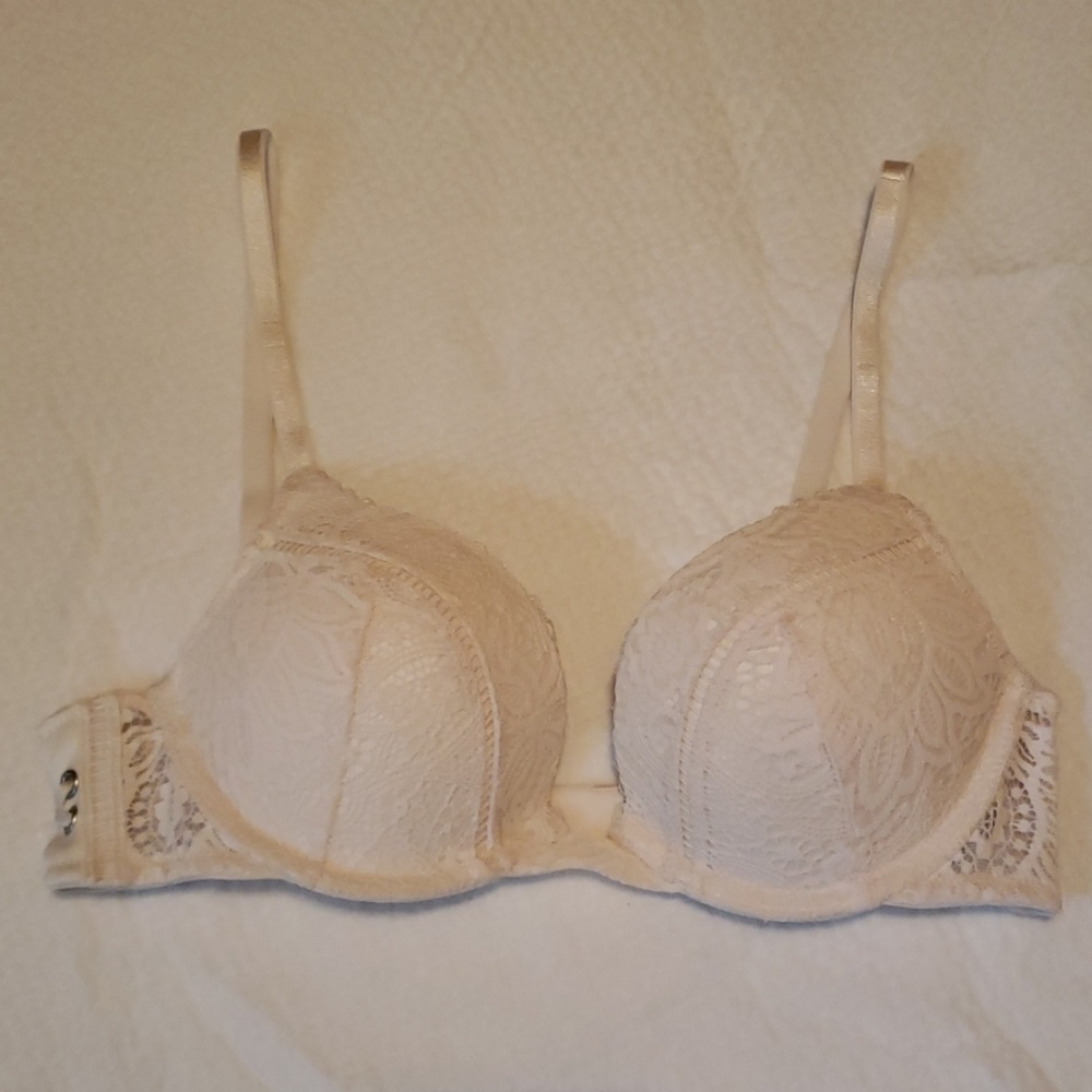 Victoria secret white lace bra